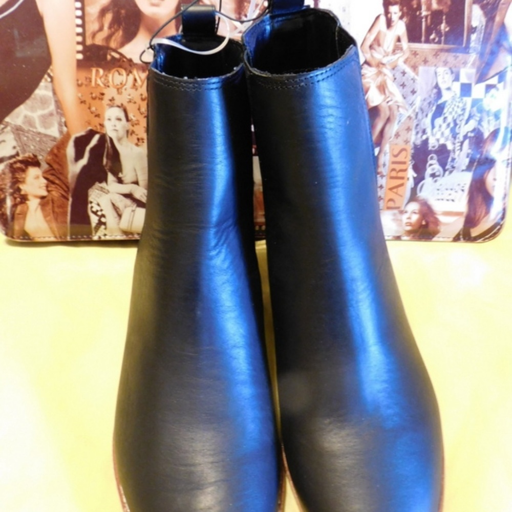 Gap Women  Boots NWOT - Picture 6 of 8